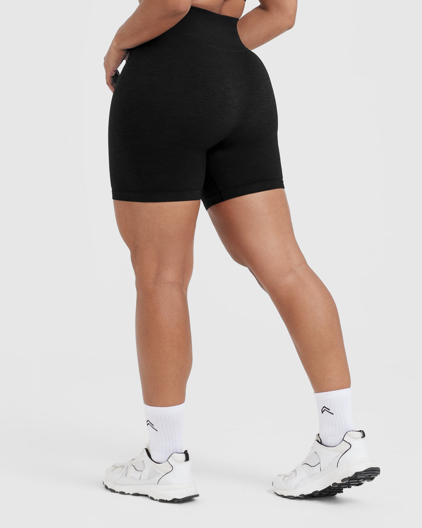 Classic Seamless 2.0 Mid Shorts | Black Marl - Image 2