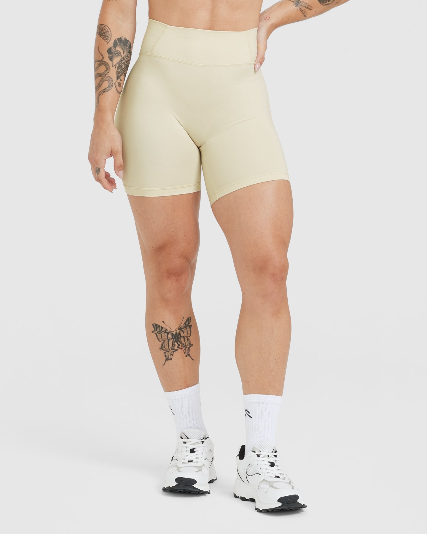 Timeless High Waisted Shorts 6" | Vanilla